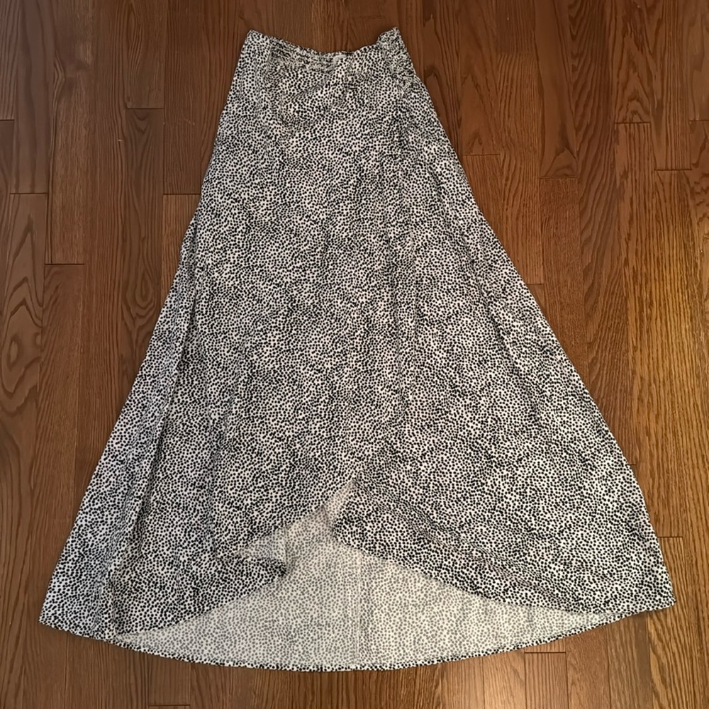 Flowy long skirt